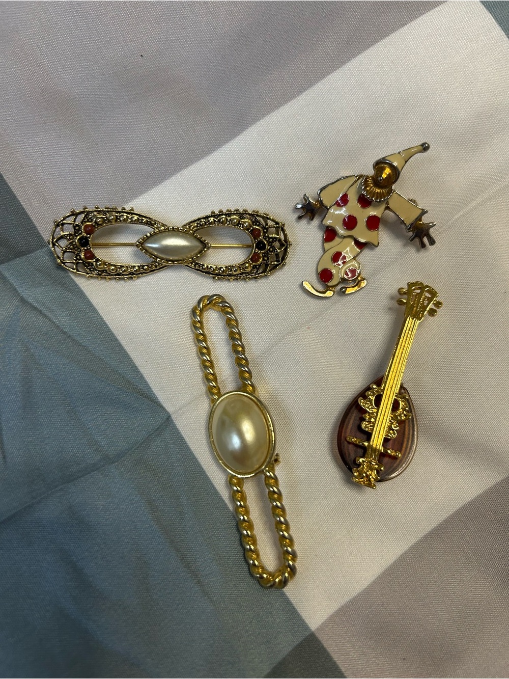 Brooches Set - Classic Women’s Jewelry
